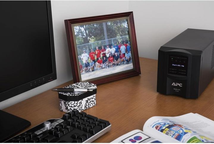 Productafbeelding APC Smart-UPS (750 VA, 500 W, Lijninteractief UPS)