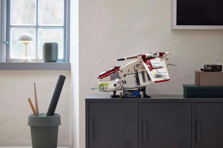 Actual product image LEGO UCS Republic Gunship (75309, LEGO Rare Sets, LEGO Star Wars)