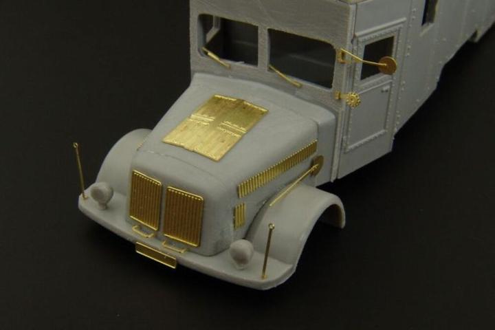 Actual product image Hauler TATRA 111