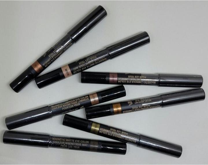 Nudestix MAGNETIC LUMINOUS EYE COLOR - Shade: Nudity