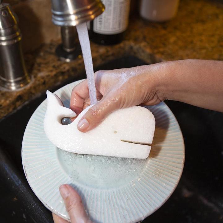 Actual product image Kikkerland Cleaning sponge whale 3 pieces (3 pcs.)