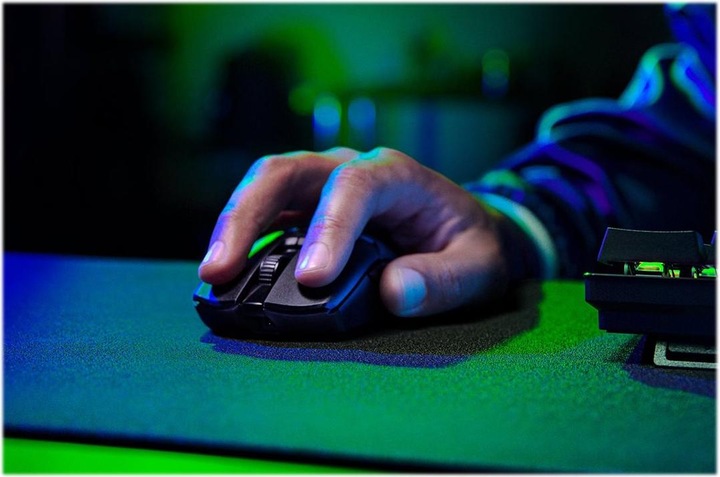 Actual product image Razer Viper V2 Pro (Wireless, Cable)