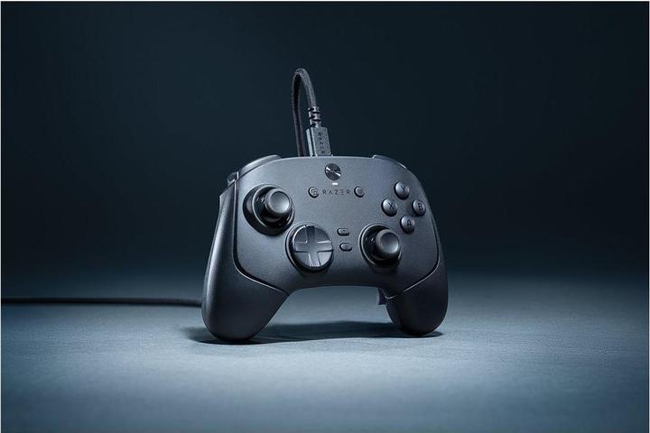 Actual product image Razer Wolverine V3 Tournament Edition (Windows)