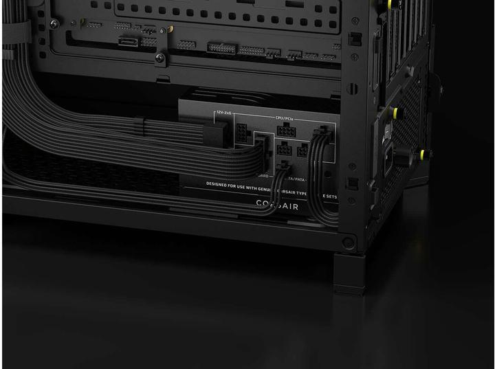 Actual product image Corsair RM750x Shift Strmforsyning - 750 Watt - 140 mm - ATX 3.1 - 80 Plus Gold certified (750 W)