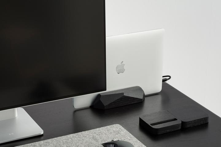 Image du produit Oakywood Smartphone Stand (OakyBlocks) - Holztelefonständer - Schwarz -