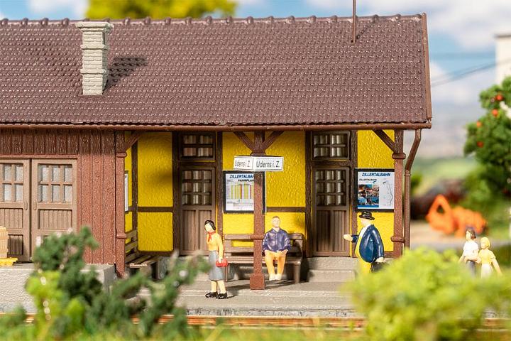 Produktbild Faller Bahnhof Uderns