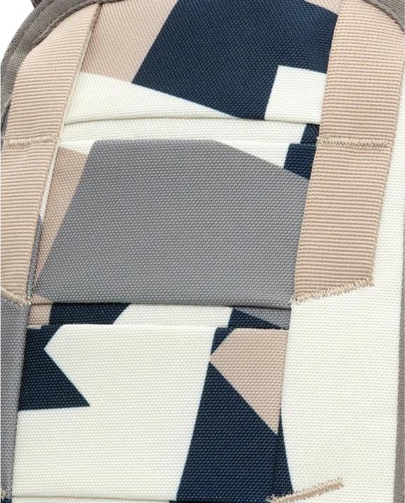 Actual product image D_b_ Hugger Backpack 20L (20 l)
