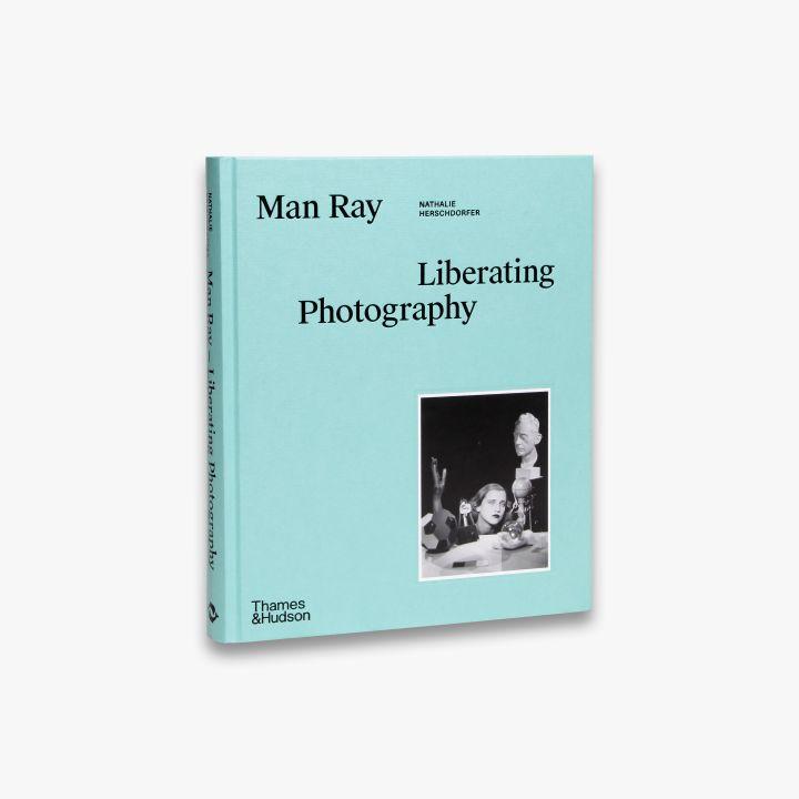 Immagine prodotto Man Ray: Liberating Photography (Inglese, Nathalie Herschdorfer, Wendy Grossman, 2024)
