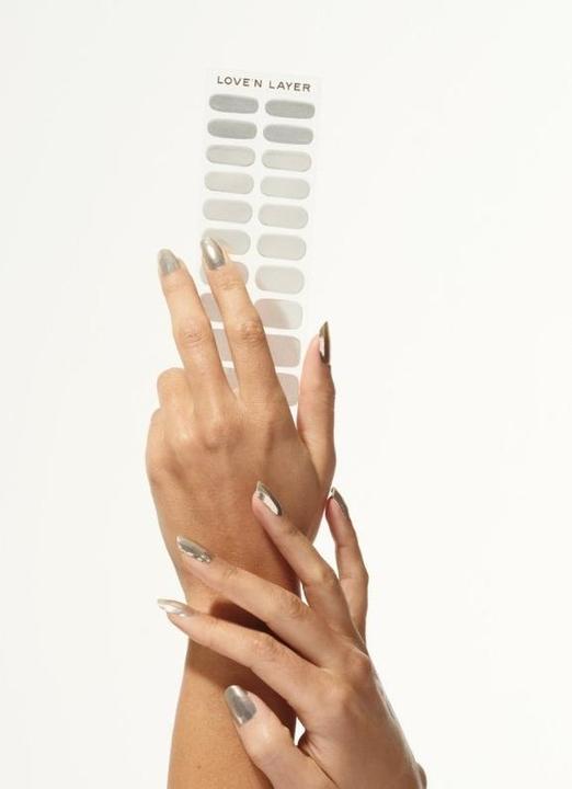 Image du produit Love'n Layer - Acier brillant métallique (Acier brillant métallique, Vernis à ongles effet gel)