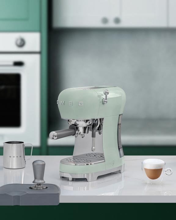 Actual product image Smeg ECF02PGEU Portafilter espresso/coffee machine Pastel green