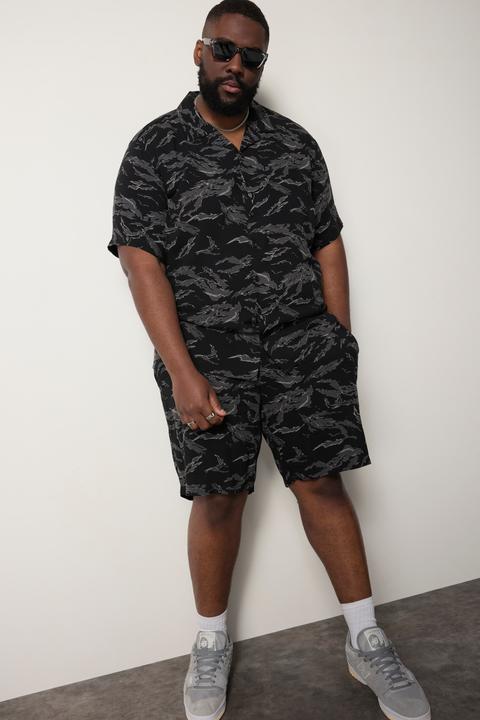 Actual product image Sthuge Bermuda shorts, elasticated waistband, tropical all-over print, up to 8 XL (7XL)