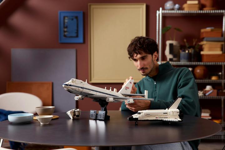 Immagine prodotto LEGO Jumbo per il trasporto dello Space Shuttle (10360, LEGO Icons)