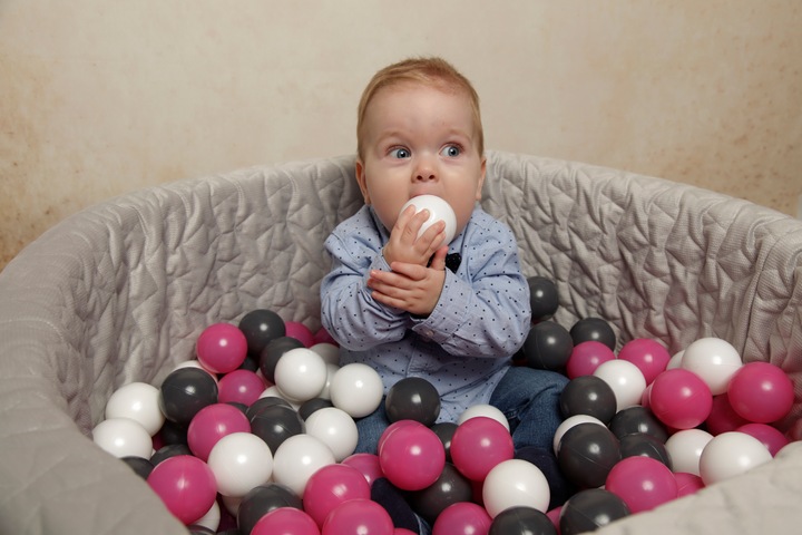 Actual product image Knorrtoys Ball pool soft - "Cosy geo grey" - 300 balls cream/grey/rose (approx. 6cm diameter)