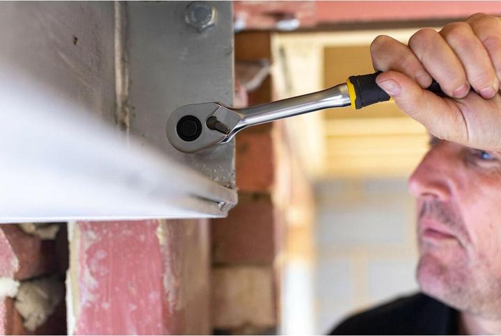 Produktbild Stanley Steckschluessel Set ½ Zoll + ¼ Zoll, 81teilig