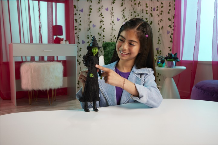 Actual product image Mattel Doll with Sound Singing Elphaba *German Version*