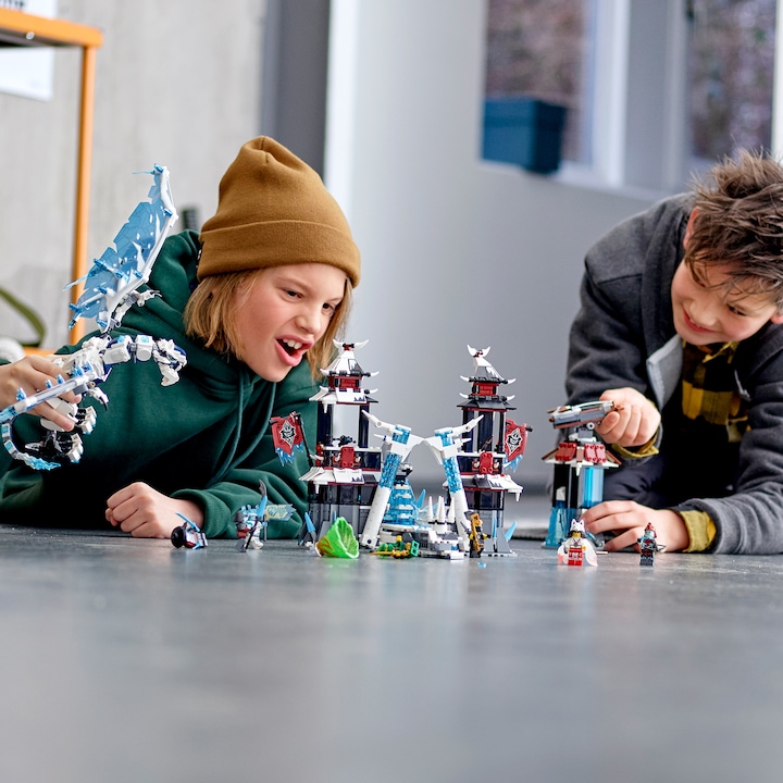 Actual product image LEGO Fortress in the eternal ice (70678, LEGO Ninjago)