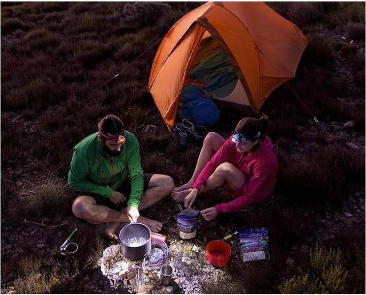 Produktbild Ledlenser SEO5 Rot mit 3x AAA Batterien (180lm / 120m / MIN 7h - MAX 25h - IPX6) (180 lm)