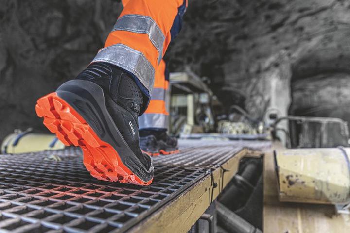 Actual product image Uvex 3 (S3, 46)