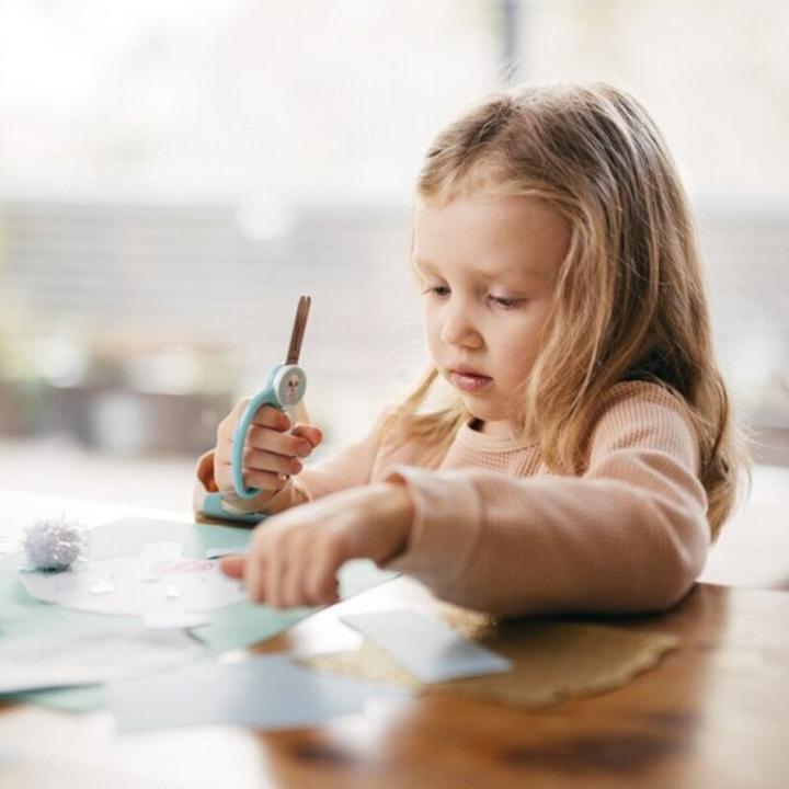 Image du produit Fiskars Ciseaux pour enfants avec image de chiot remuante 6 ans et plus Longueur : 13 cm (13 cm)