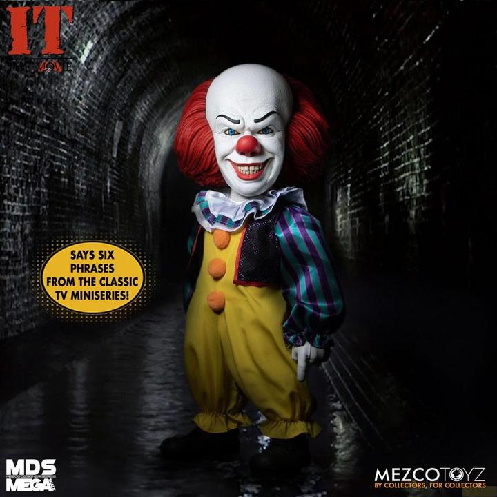 Actual product image Mezco Toys Stephen King's It: Pennywise 1990