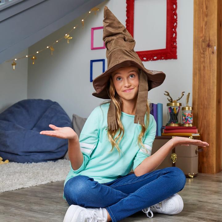 Actual product image Spin Master Wizarding World Harry Potter, Sorting Hat parlant avec 15 répliques pour jeux de rôles Harry Potter