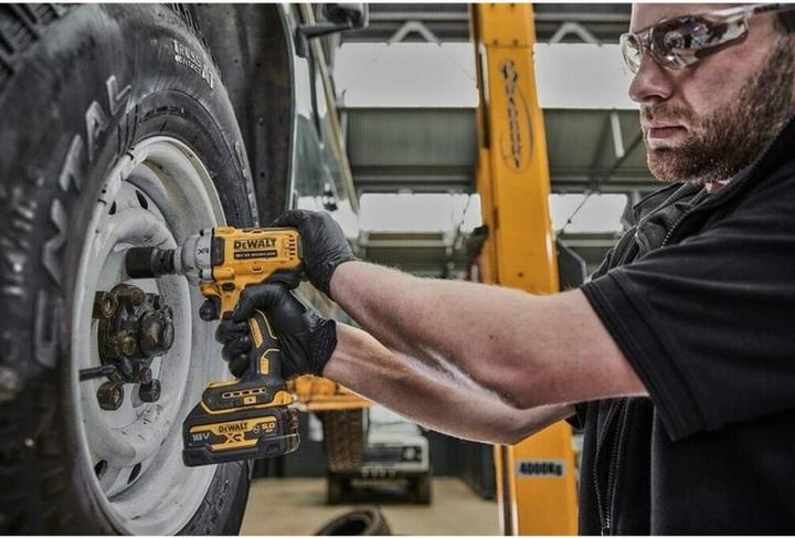Actual product image DeWalt DCF891P2T-QW (Rechargeable battery operated)