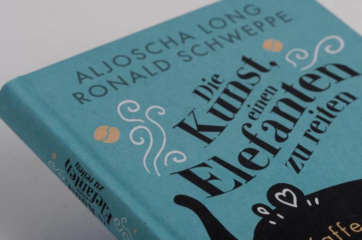 Immagine prodotto Die Kunst, einen Elefanten zu reiten (Tedesco, Alyosha Lungo, Ronald Schweppe, 2021)