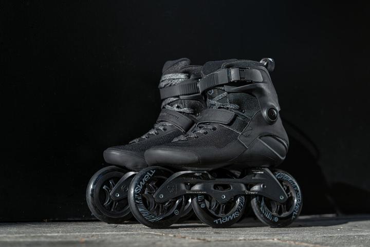 Produktbild Powerslide SWELL PERFORMANCE SKATES Triple Black 110 39 (39)