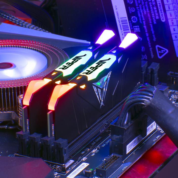 Produktbild Patriot Viper RGB PVR432G320C6K Speichermodul GB DDR4 (2 x 16GB, 3200 MHz, DDR4-RAM, DIMM)