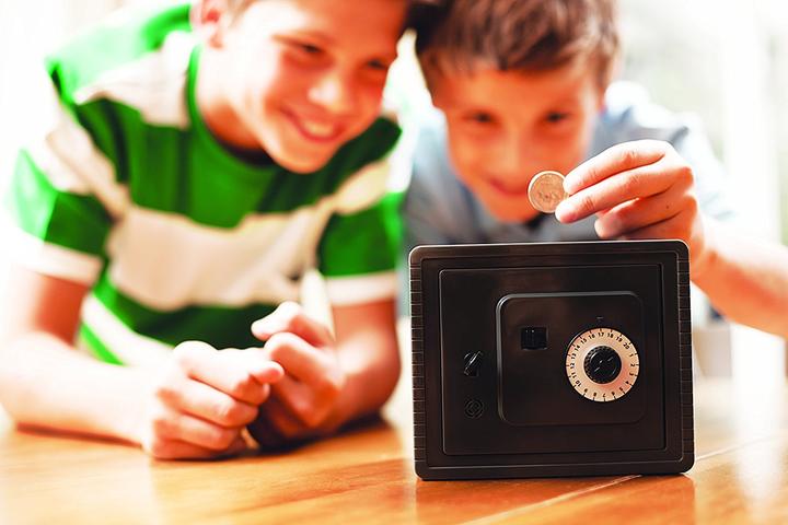 Actual product image 4M Money Safe
