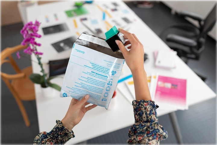 Produktbild HP 308 Tri-color Original Ink Cartridge (CMYK)