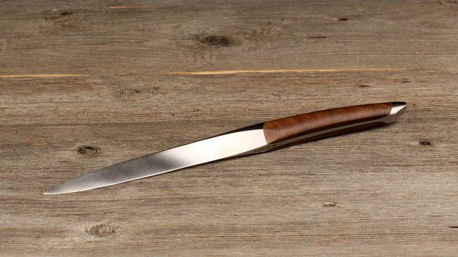 Produktbild Sknife Trockenfleischmesser mit Brett Walnuss mit Baumkante (13 cm)