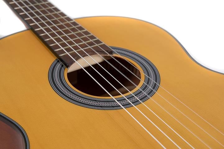 Actual product image Gewa Classic Student Guitar Natural Finish (Classical guitar, Bridge: Zwarthout, Ceiling: Rafters, Neck: Okoume with carbon fibre reinforcement, Soil: Okoume)