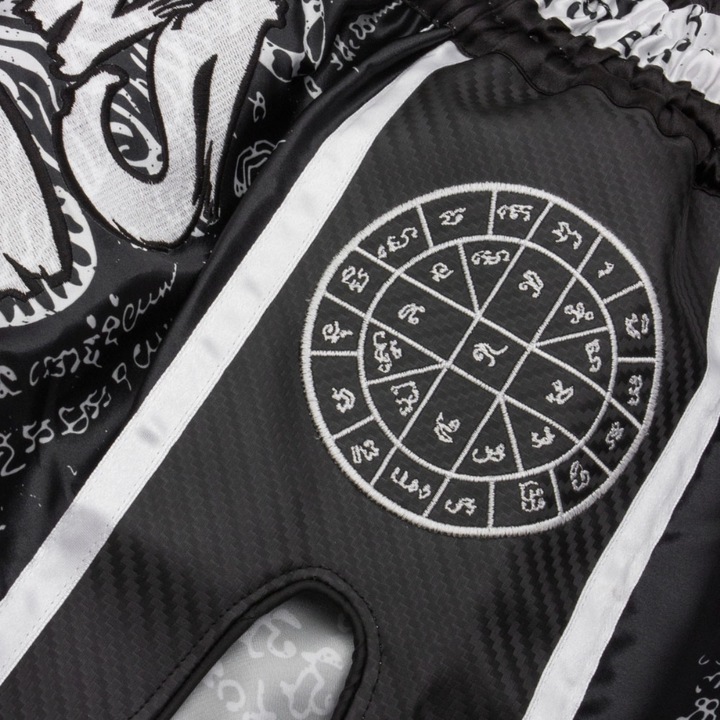 Produktbild 8Weapons 8 WEAPONS Muay Thai Shorts Carbon - Sak Yant Tigers black XXL (L)