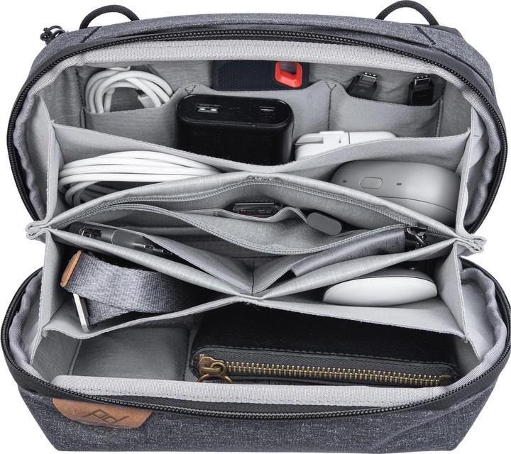 Actual product image Peak Design Tech Pouch (Camera case, 2 l)