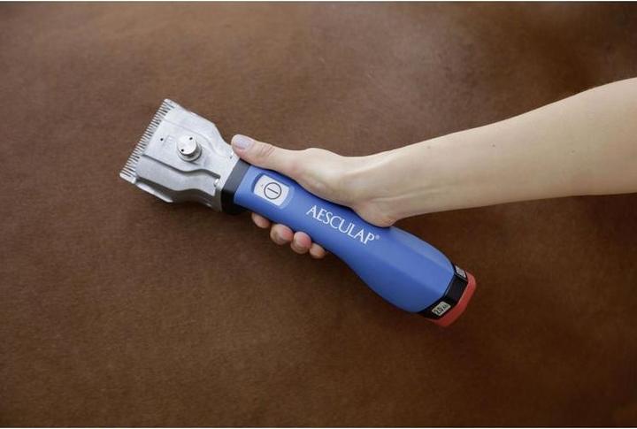Actual product image Kerbl GT654-BL Bonum Aesculap cordless clipper for horse Including 1 battery, blue, 29.5cm x 7.5 (Vault)