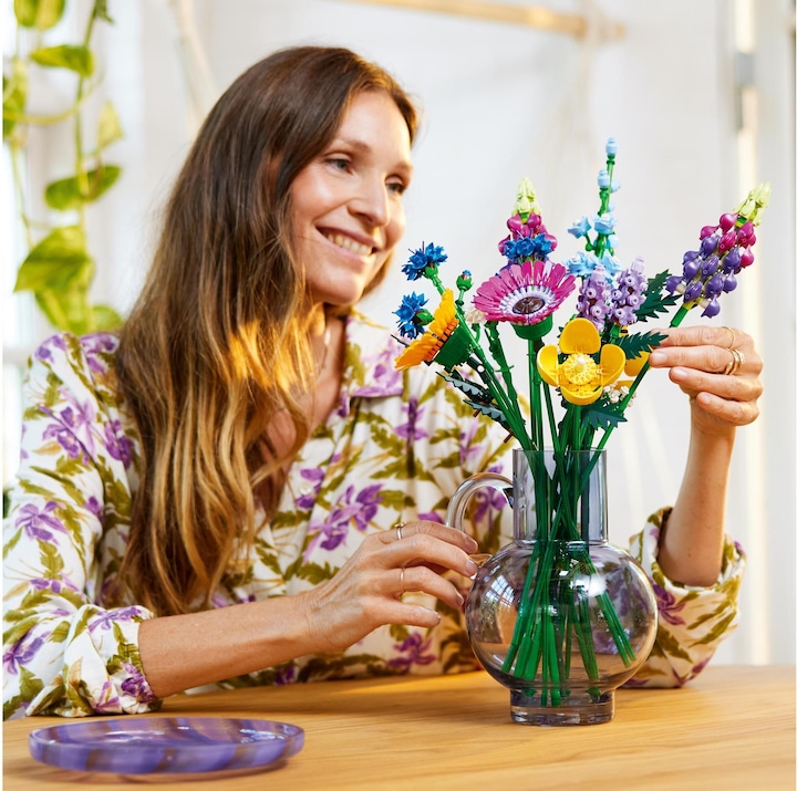 Actual product image LEGO Wildflower Bouquet (10313, LEGO Icons, LEGO Botanical)