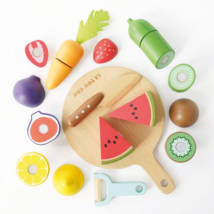 Actual product image Le Toy Van Schneidebrett mit Superfood / Chopping Board & Super Food