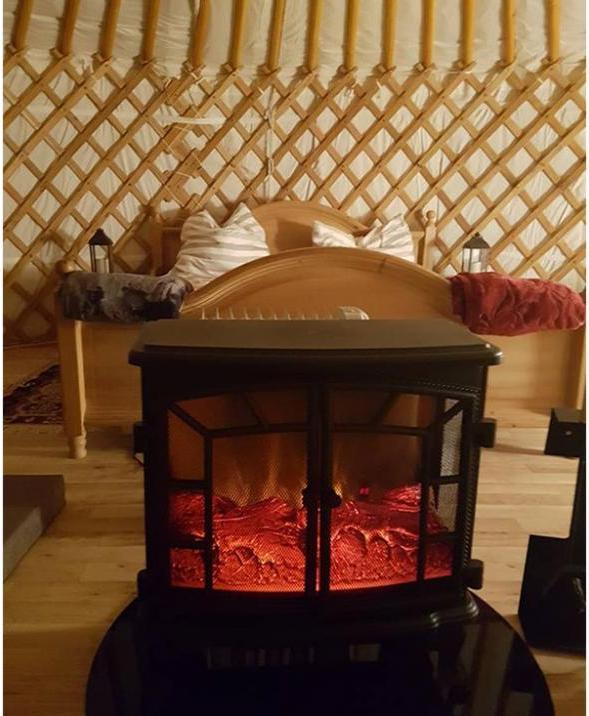 Yurta nella valle selvaggia e romantica