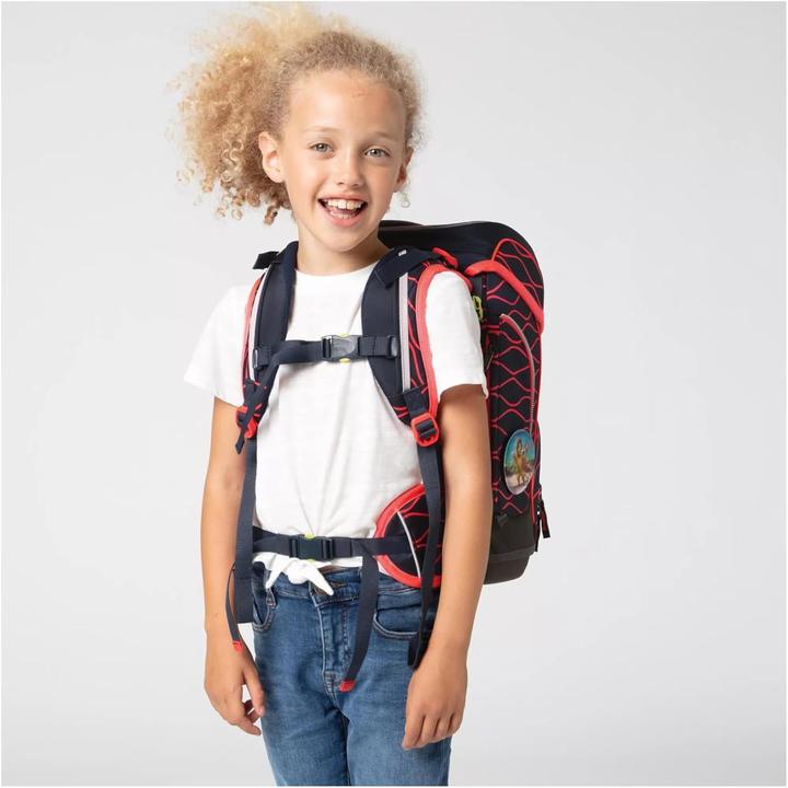 Actual product image Ergobag Cubo Wave Riding Bear (19 l)