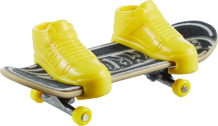 Actual product image Hot Wheels HNG33 (Multilingual)