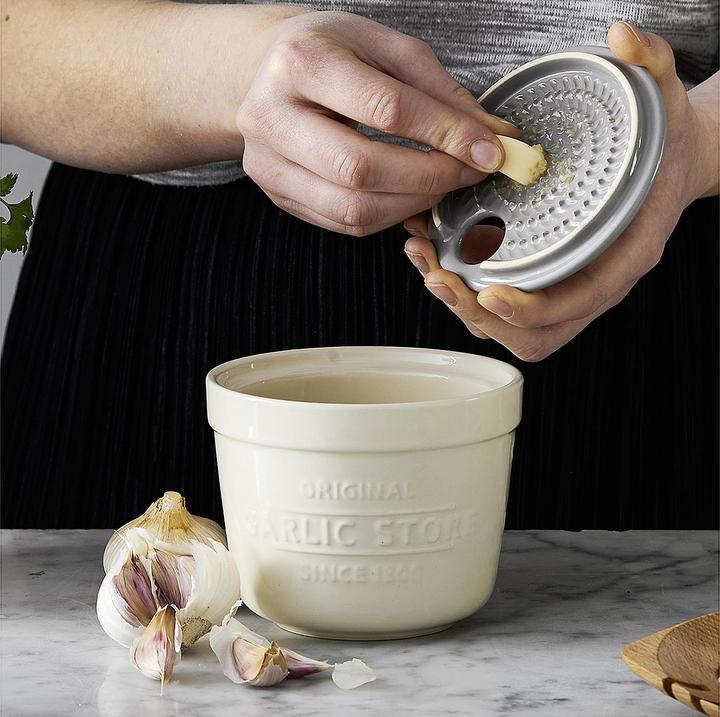 Actual product image Mason Cash Garlic container 2 in 1