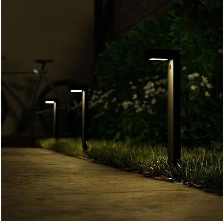 Actual product image Hombli Smart Outdoor Pathway Light, Black (single) (300 lm, IP65)