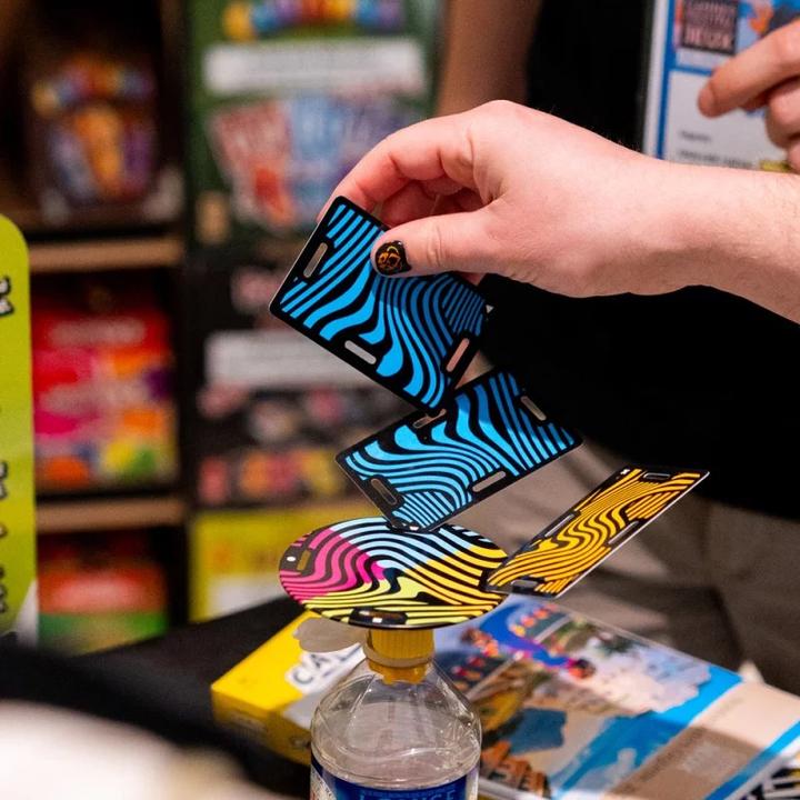 Actual product image Gigamic Instable (f) (French, 2 - 8 Players)