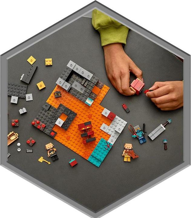 Actual product image LEGO The Nether Bastion (21185, LEGO Minecraft)