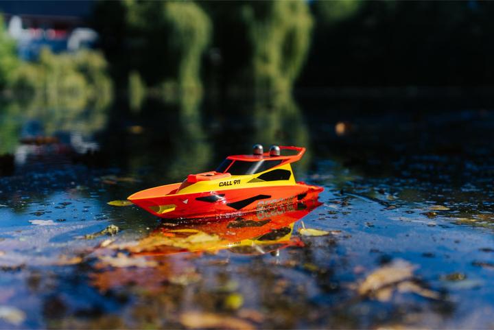 Actual product image Carson RC Boot Rescue 2.4G 100% RTR