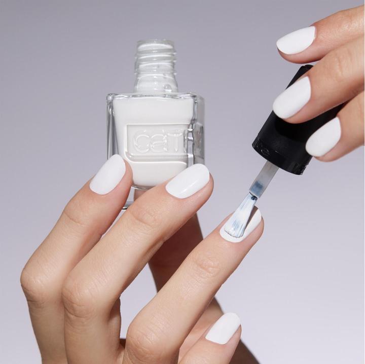 Actual product image Catrice Gel Affair Nail Lacquer No. 001 White Long-Lasting (001 Ibiza Feeling, Gel-Effect Nail Polish)