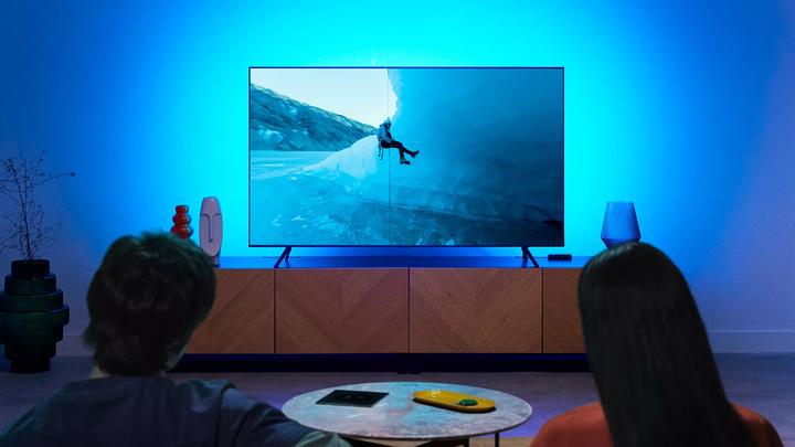 Actual product image WiZ HDMI Sync Box + Lightstrip 75 bis 85 Zoll (Multicoloured, 340 cm, Indoor)