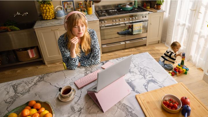 Produktbild Logitech Casa Pop-Up Desk (CH, Universal)