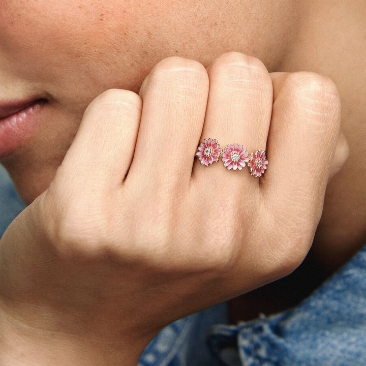 Actual product image Pandora Rose Daisy Ring (50, 925 Silver)